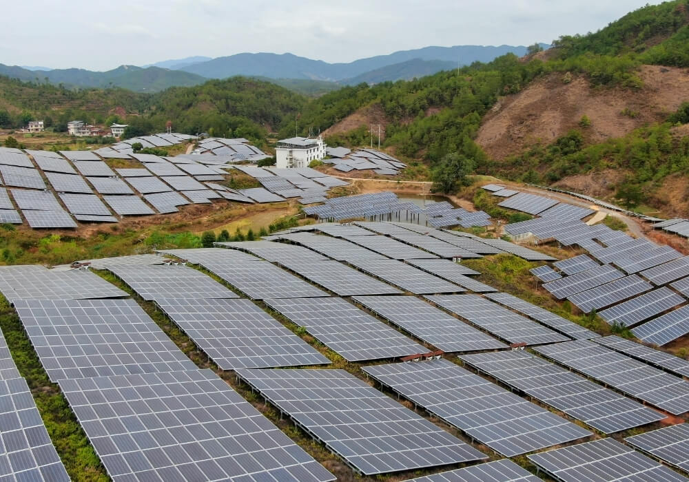 Enerji Depolamalı GES Tesislerinin Kurulumu